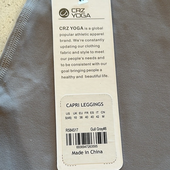 Butterluxe Yoga Pockets Capris Leggings 17'' - Picture 4 of 5